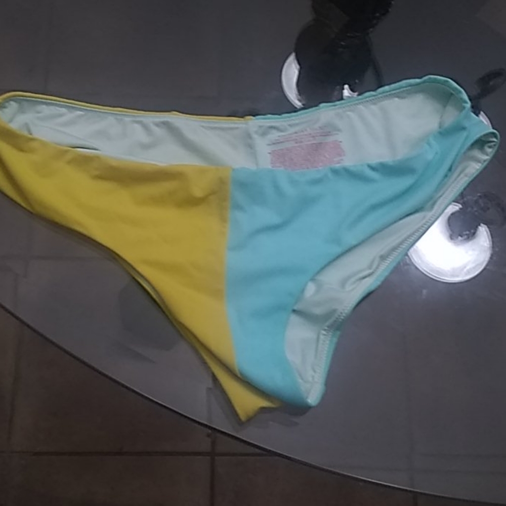 Victoria's Secret swim bikini bottom M